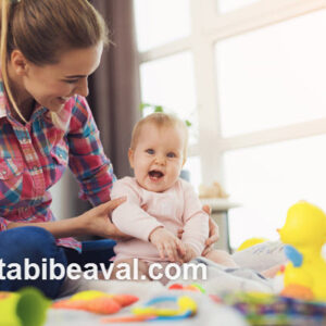 پرستار کودک مسلط به مهارت های آموزشی