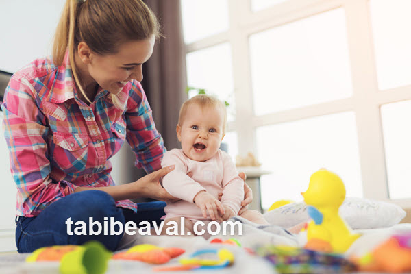 پرستار کودک مسلط به مهارت های آموزشی